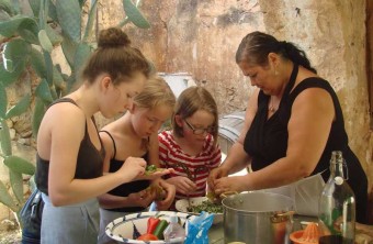 Excursion en bateau de Rethymno à Ompros Gialos et cours de Cuisine à Vamos