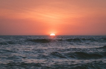 Boat Trip Rethymno - Romantic sunset at Fortezza bay